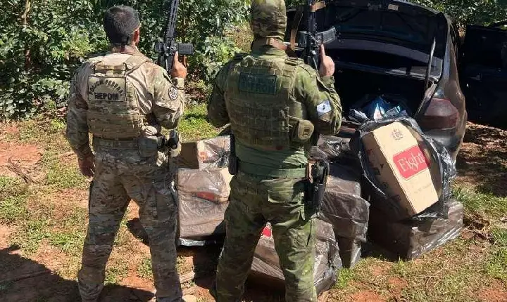 BPFRON e PF apreendem dois veículos carregados com cigarros contrabandeados