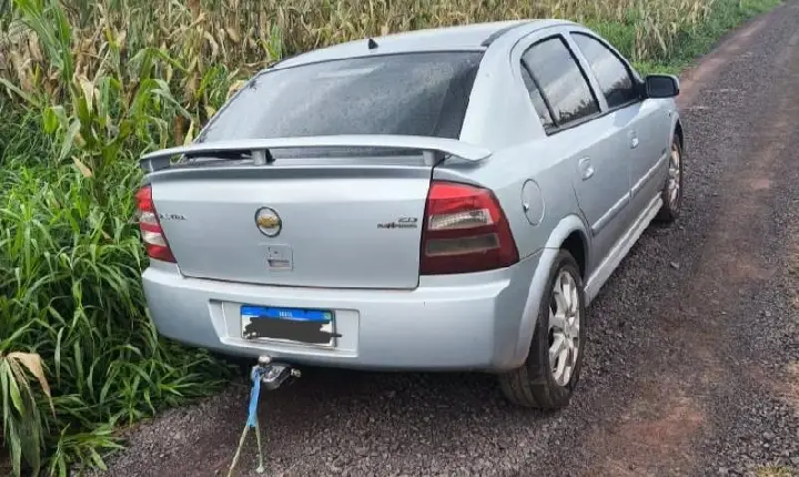 Carro tomado de assalto em Terra Roxa é recuperado pela Guarda Municipal em Guaíra