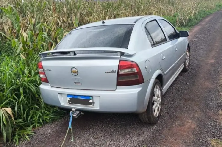 Carro tomado de assalto em Terra Roxa é recuperado pela Guarda Municipal em Guaíra