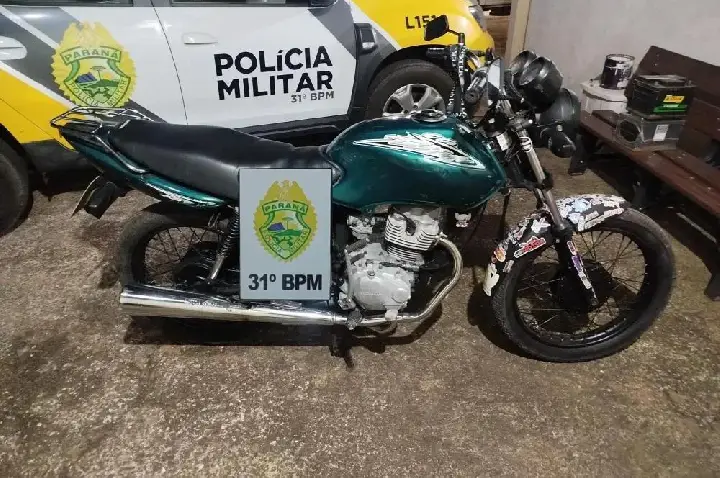 Menor foge da PM em motocicleta com placa adulterada em Terra Roxa
