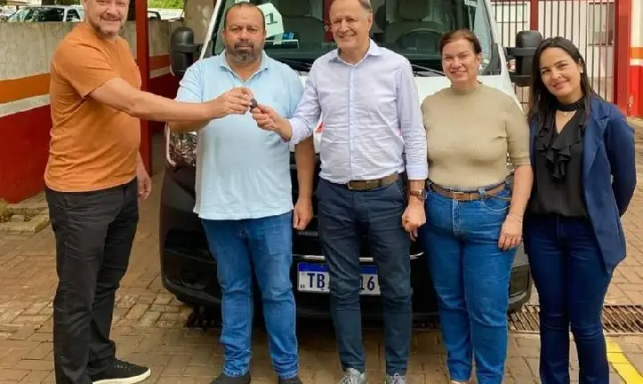 Terra Roxa entrega nova ambulância ao Consamu para reforçar atendimento de urgência