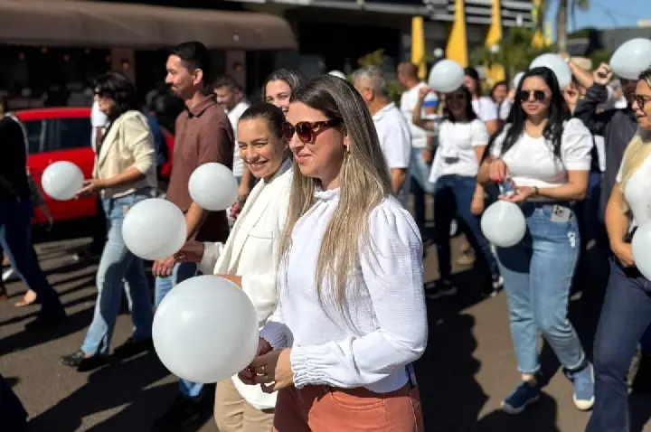 Terra Roxa realizou 3ª Caminhada do Meio-Dia em memória às vítimas de feminicídio