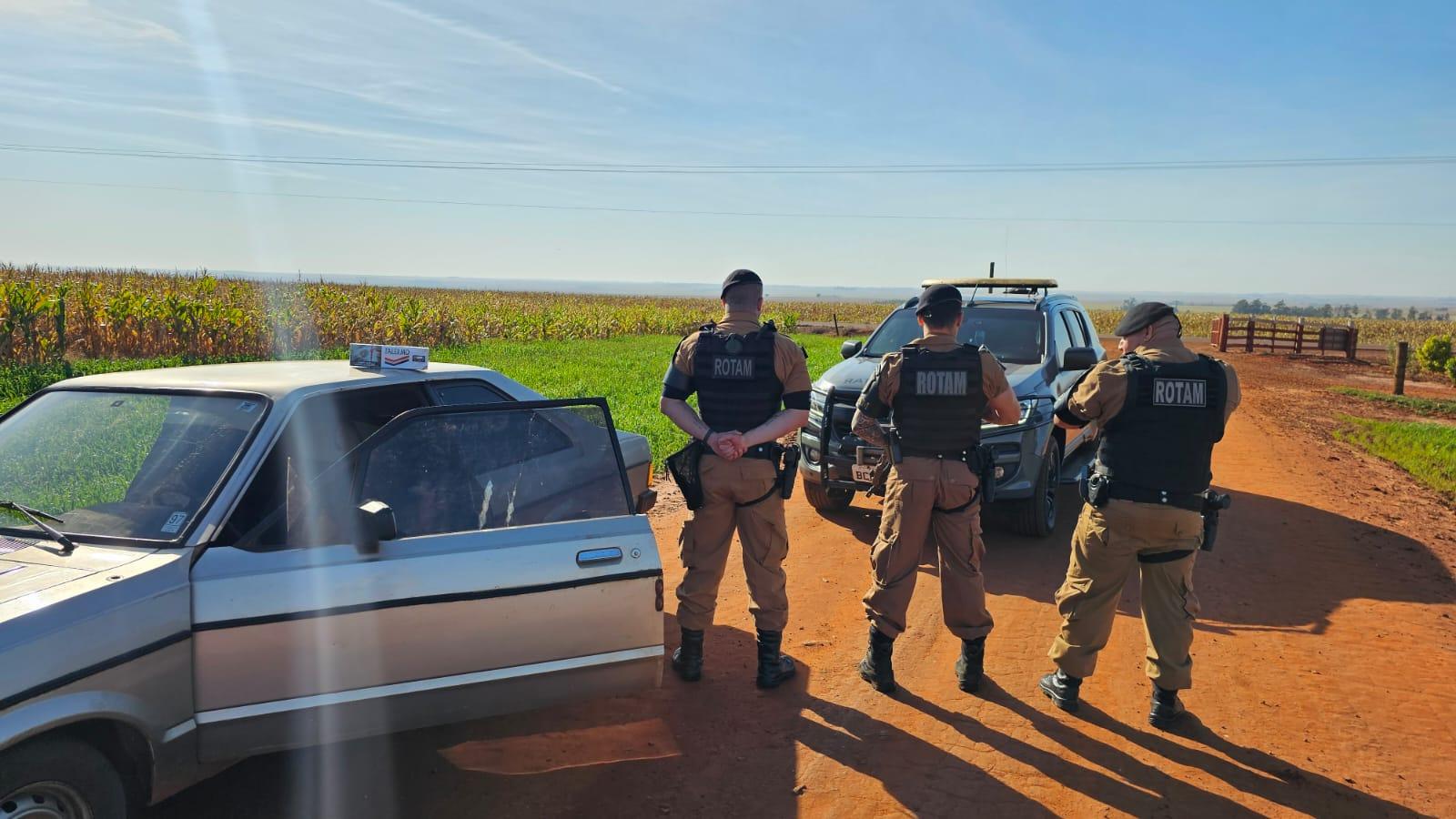 Terra Roxa - ROTAM apreende contrabando de cigarros em veículo