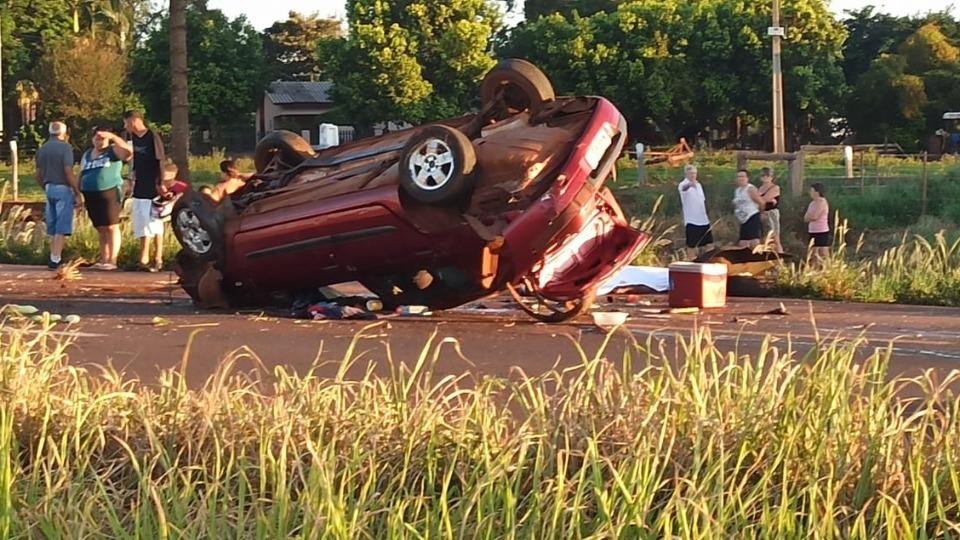 Capotamento na BR-163 mata homem e deixa duas pessoas feridas