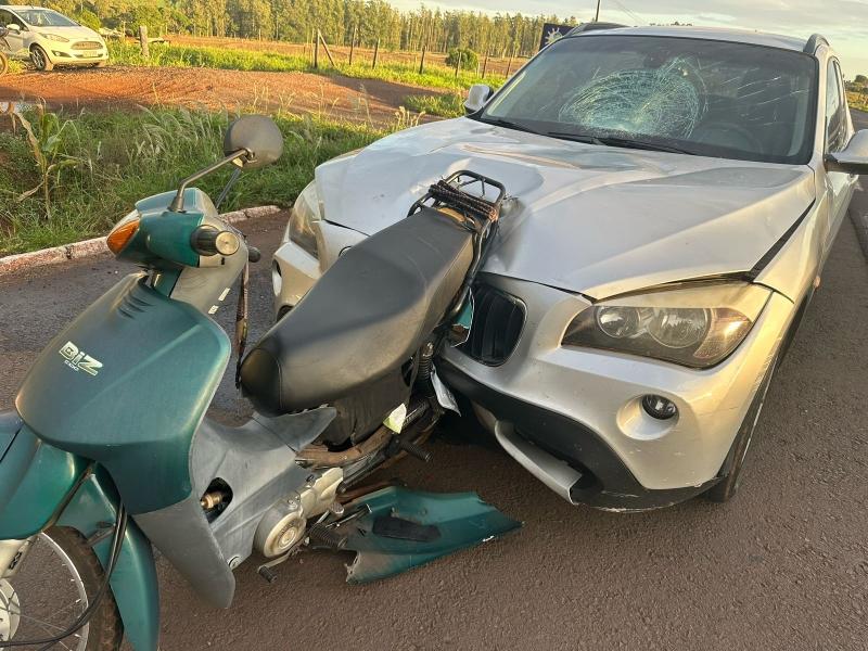 Moto fica 'cravada' e homem morre em grave acidente na BR-163 em Guaíra
