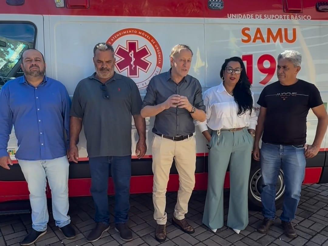 Saúde reforçada: Terra Roxa recebe nova ambulância do SAMU