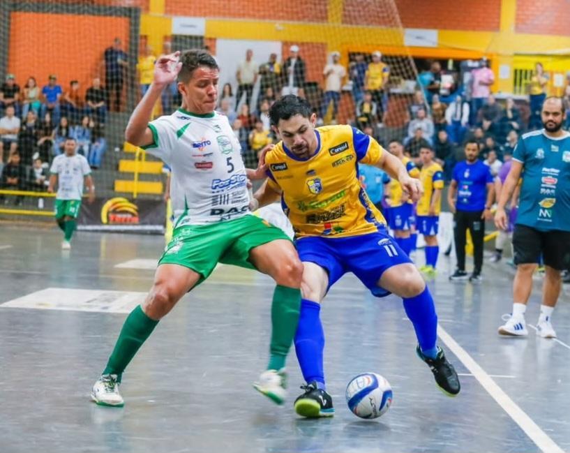 Terra Roxa Futsal vira o jogo e vence Foz por 5x3 em casa
