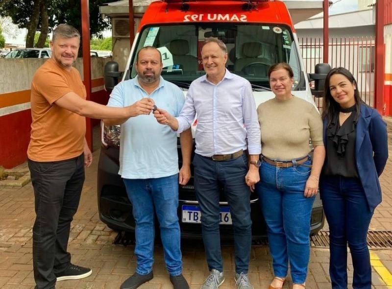 Terra Roxa entrega nova ambulância ao Consamu para reforçar atendimento de urgência