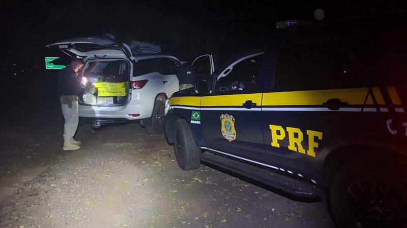 Terra Roxa – PRF apreende mais de meia tonelada de maconha em veículo roubado