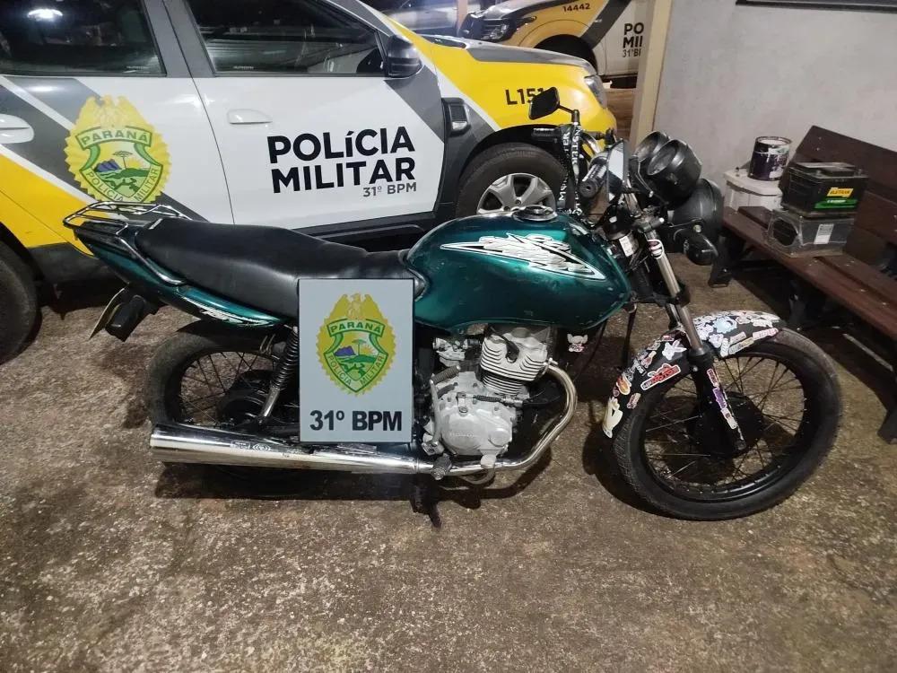 Menor foge da PM em motocicleta com placa adulterada em Terra Roxa